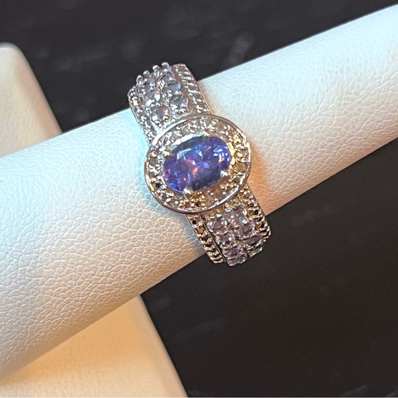 ⭐️ QVC Purple CZ with light purple side stones Sterling Silver Ring Size 6 - Picture 7 of 14